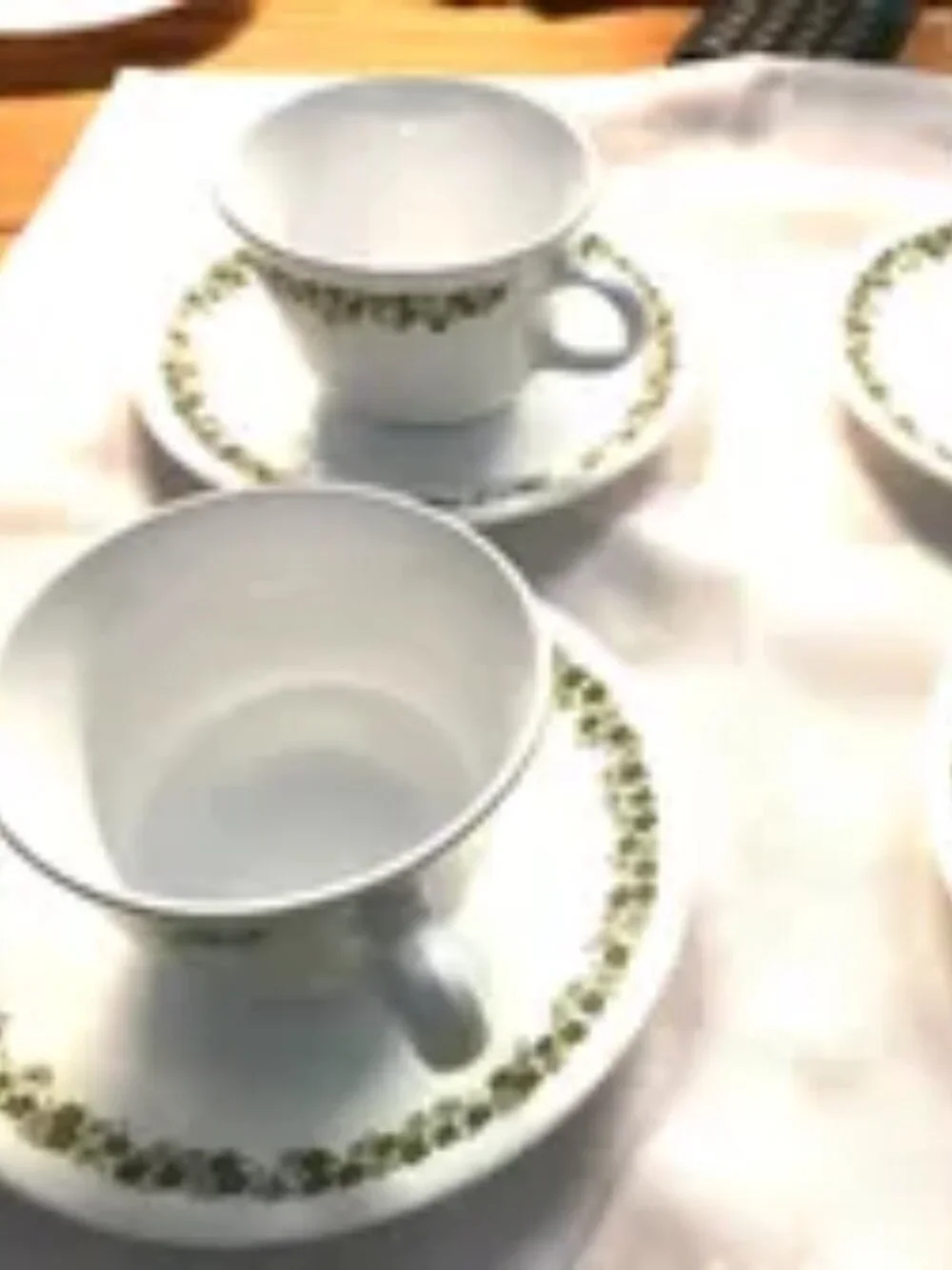 Vintage Corelle Crazy Daisy Spring blossom 4 cups w saucers